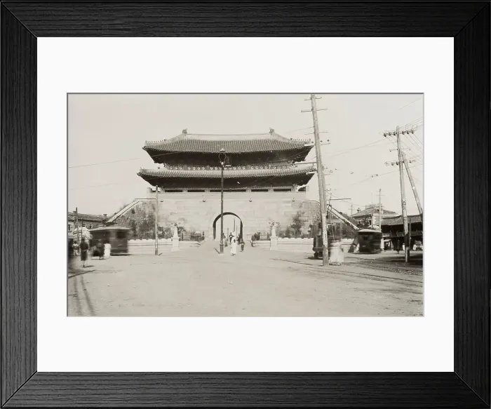 Framed Print : Korea: gateway and street, Seoul Framed Print : Korea: gateway and street, Seoul