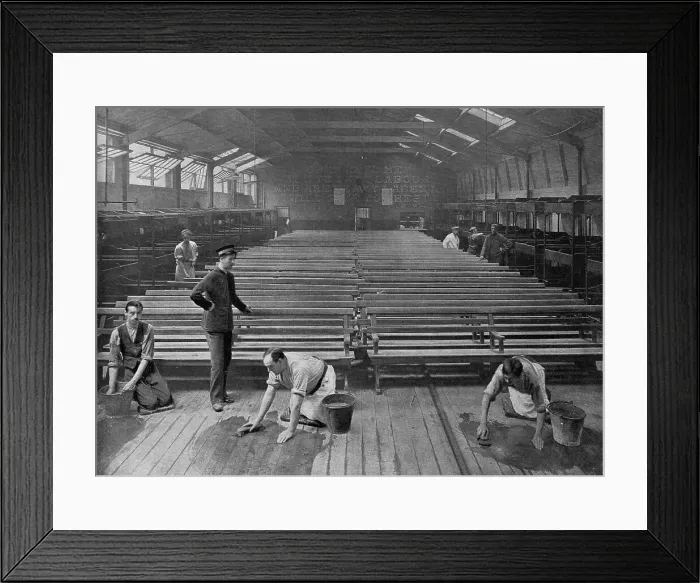 Framed Print : Salvation Army Shelter, Blackfriars Road, London Framed Print : Salvation Army Shelter, Blackfriars Road, London
