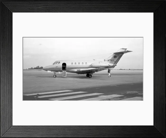 Framed Print : Hawker Siddeley HS-125-400B G-ALYI Framed Print : Hawker Siddeley HS-125-400B G-ALYI