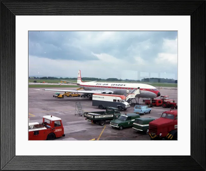 Framed Print : de Havilland DH. 106 Comet 4B G-APYD Framed Print : de Havilland DH. 106 Comet 4B G-APYD