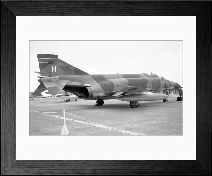 Framed Print : McDonnell Douglas Phantom FGR. 2 XV490 H Framed Print : McDonnell Douglas Phantom FGR. 2 XV490 H