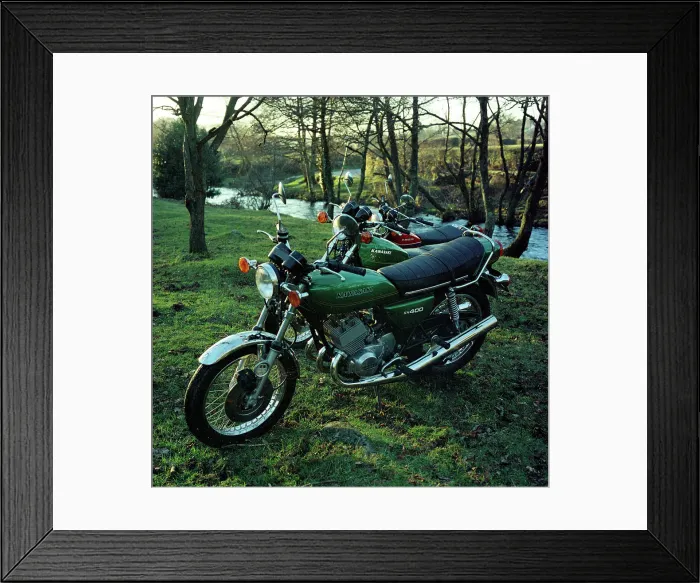 Framed Print : Kawasaki KH 400 motorbike Framed Print : Kawasaki KH 400 motorbike