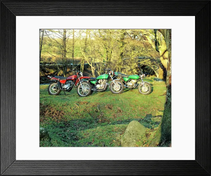 Framed Print : Kawasaki KH 400 motorbike Framed Print : Kawasaki KH 400 motorbike