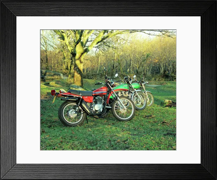 Framed Print : Kawasaki KH 400 motorbike Framed Print : Kawasaki KH 400 motorbike