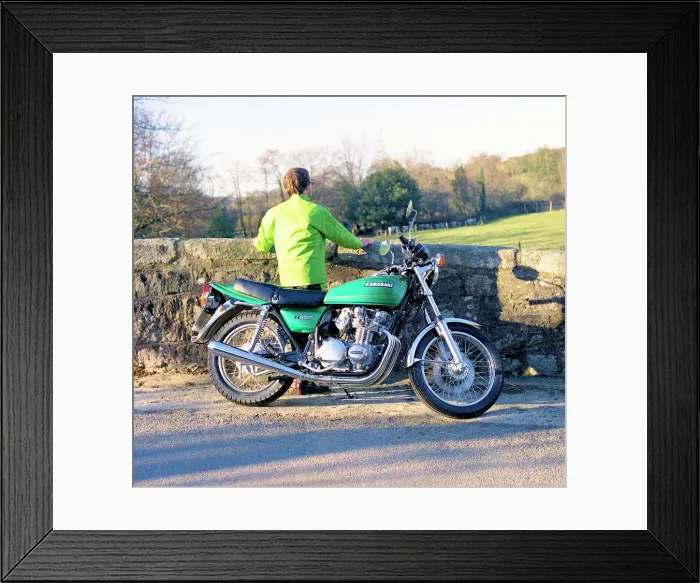 Framed Print : Kawasaki KH 400 motorbike Framed Print : Kawasaki KH 400 motorbike
