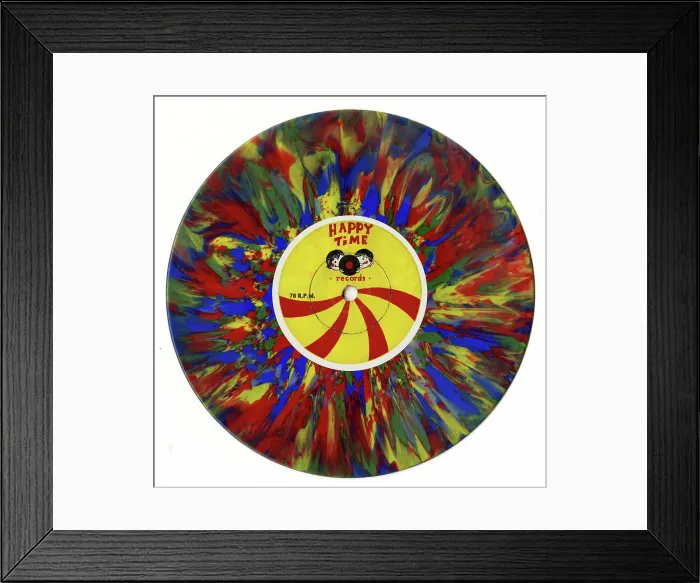 Framed Print : Rainbow design vinyl single record, side 2 Framed Print : Rainbow design vinyl single record, side 2