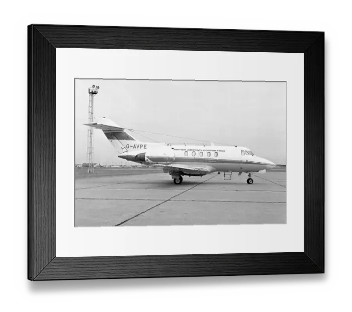 Framed Print : Hawker Siddeley HS-125-3B G-AVPE (msn 25127) Framed Print : Hawker Siddeley HS-125-3B G-AVPE (msn 25127)