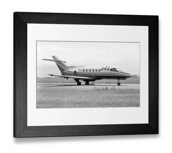 Framed Print : Hawker Siddeley HS-125-700B G-BEFZ Framed Print : Hawker Siddeley HS-125-700B G-BEFZ