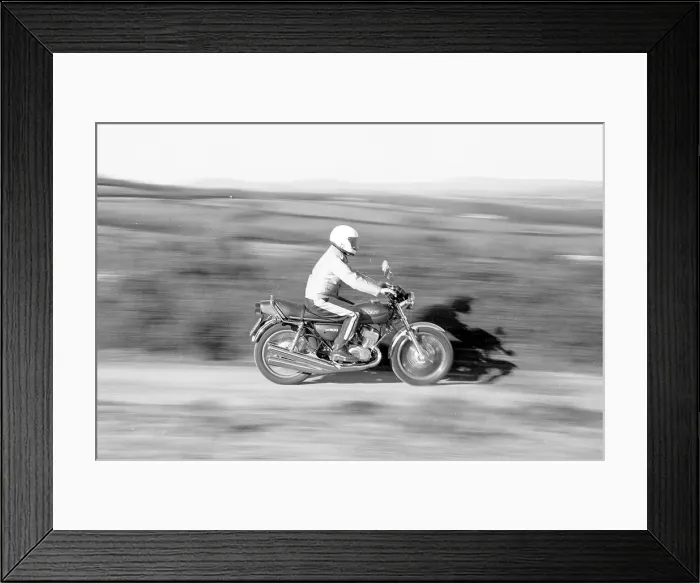 Framed Print : Kawasaki KH400 motorcycle Framed Print : Kawasaki KH400 motorcycle