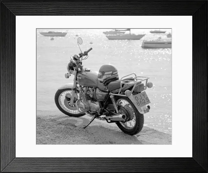 Framed Print : Kawasaki Z 650 motorcycle Framed Print : Kawasaki Z 650 motorcycle
