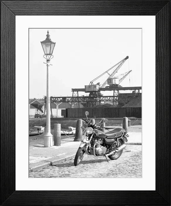 Framed Print : Kawasaki Z 750 motorbike Framed Print : Kawasaki Z 750 motorbike