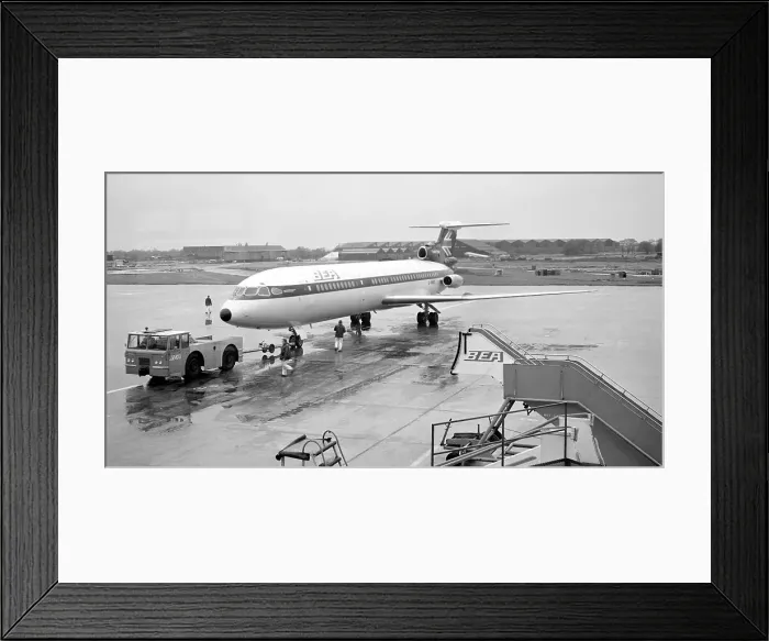 Framed Print : Hawker Siddeley HS. 121 Trident 3B G-AWZI Framed Print : Hawker Siddeley HS. 121 Trident 3B G-AWZI