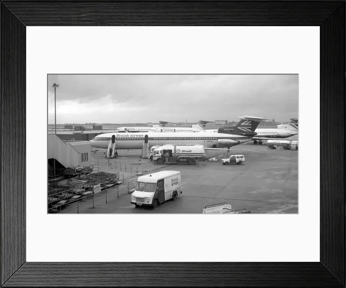 Framed Print : Hawker Siddeley HS. 121 Trident 3B G-AWZW Framed Print : Hawker Siddeley HS. 121 Trident 3B G-AWZW