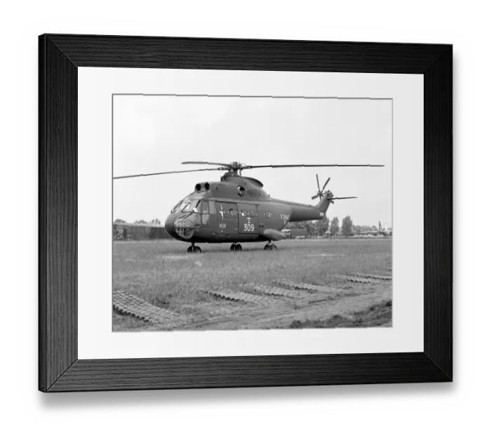 Framed Print : Sud-Aviation SA-330 Puma F-ZWWT Framed Print : Sud-Aviation SA-330 Puma F-ZWWT