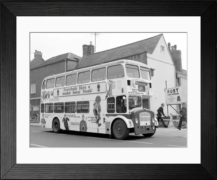 Framed Print : Bristol FLF6B 7033, regn. 201NAE Framed Print : Bristol FLF6B 7033, regn. 201NAE