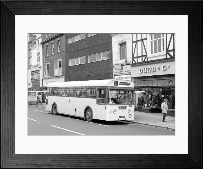 Framed Print : Daimler single decker bus, regn. VHN529G Framed Print : Daimler single decker bus, regn. VHN529G