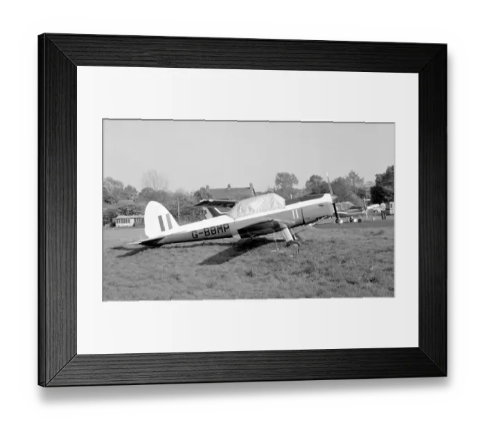 Framed Print : de Havilland DHC-1 Chipmunk 22 G-BBMP Framed Print : de Havilland DHC-1 Chipmunk 22 G-BBMP