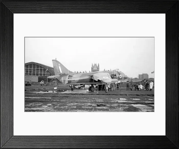 Framed Print : Hawker Siddeley Harrier GR. 1 XV744 at St, Pancras Framed Print : Hawker Siddeley Harrier GR. 1 XV744 at St, Pancras