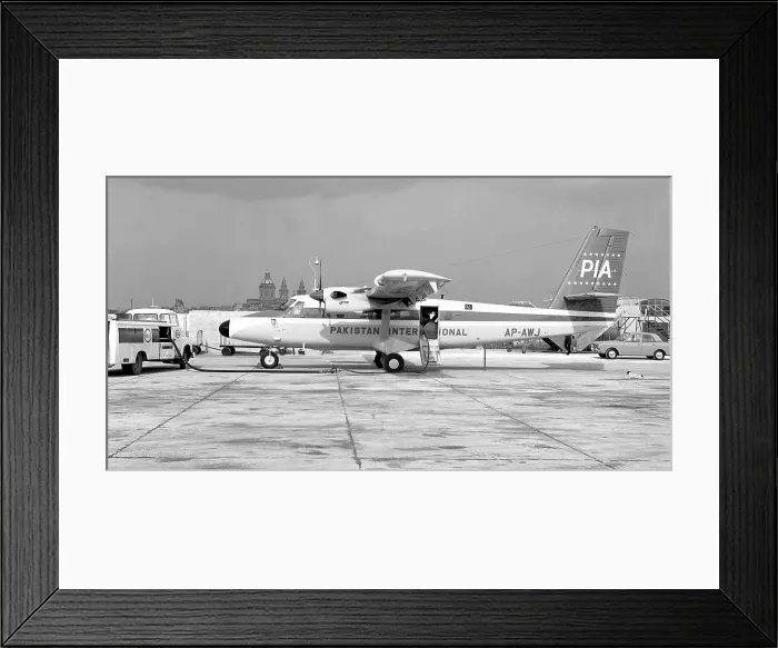 Framed Print : de Havilland Canada DHC-6-300 Twin Otter AP-AWJ Framed Print : de Havilland Canada DHC-6-300 Twin Otter AP-AWJ