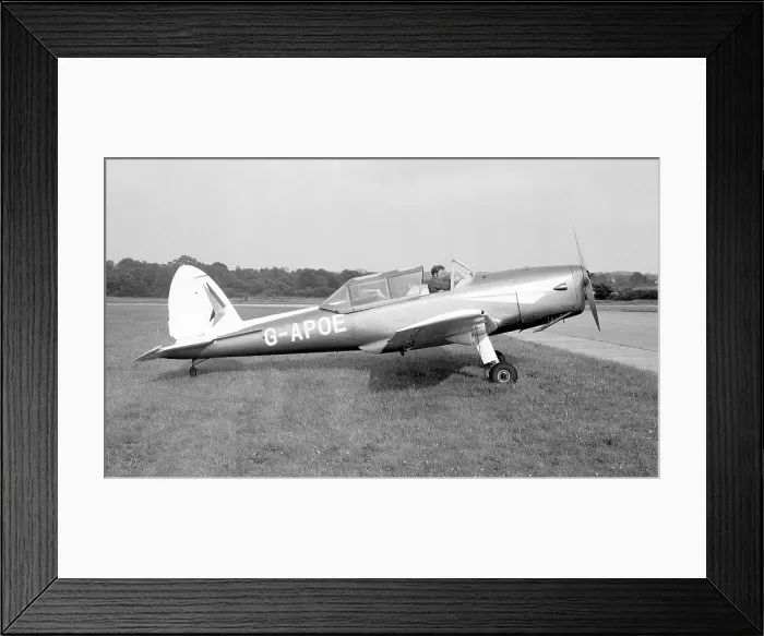 Framed Print : de Havilland DHC-1 Chipmunk 22A G-APOE Framed Print : de Havilland DHC-1 Chipmunk 22A G-APOE
