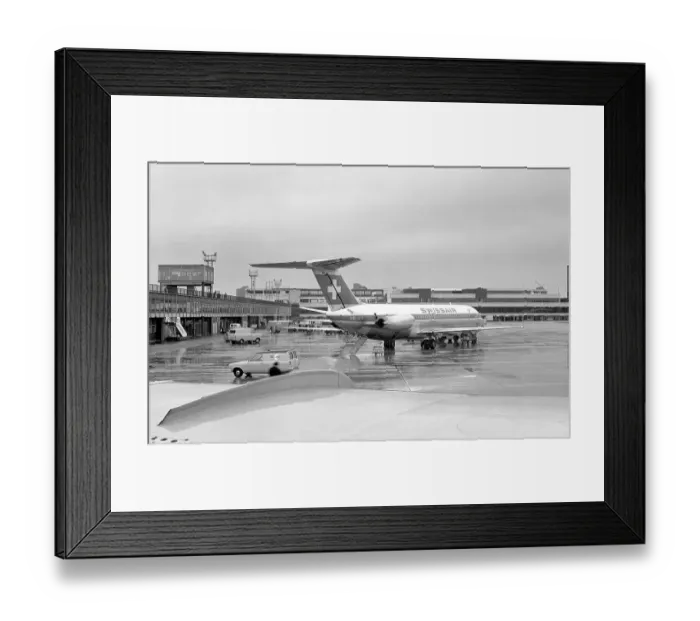 Framed Print : Douglas DC-9 HB-IFP Framed Print : Douglas DC-9 HB-IFP