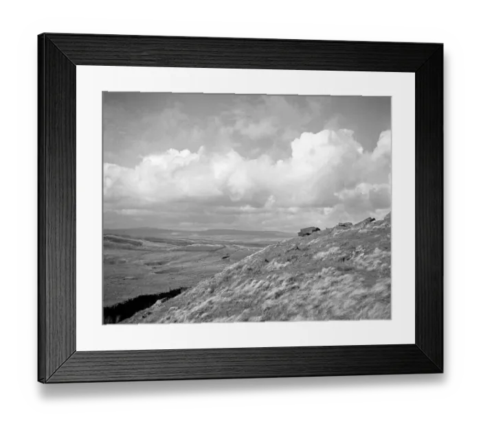 Framed Print : View of the Yorkshire Dales, between Kaber and Tan Hill Framed Print : View of the Yorkshire Dales, between Kaber and Tan Hill