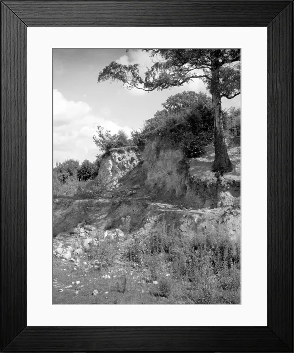 Framed Print : Disused quarry at Mereworth Framed Print : Disused quarry at Mereworth