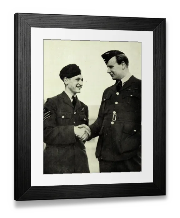 Framed Print : Sergeant Hannah VC and Wing Commander Learoyd VC