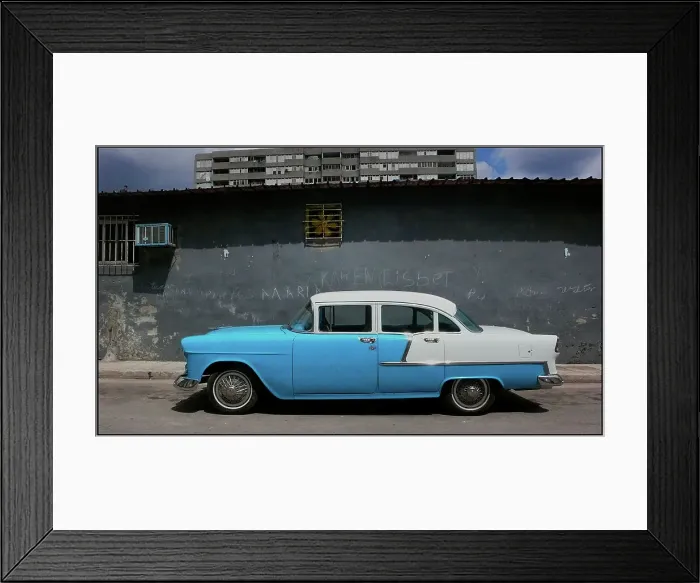 Framed Print : Old American car in streer, Havana, Cuba Framed Print : Old American car in streer, Havana, Cuba
