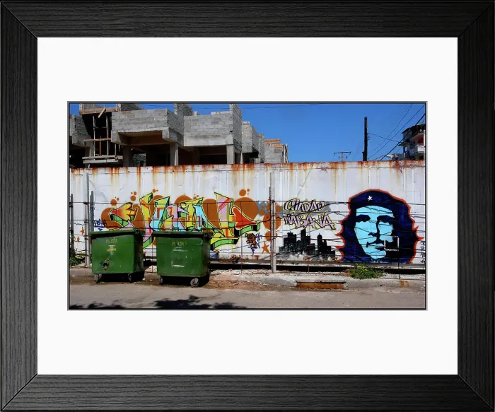 Framed Print : Che Guevara and graffiti, Havana, Cuba Framed Print : Che Guevara and graffiti, Havana, Cuba