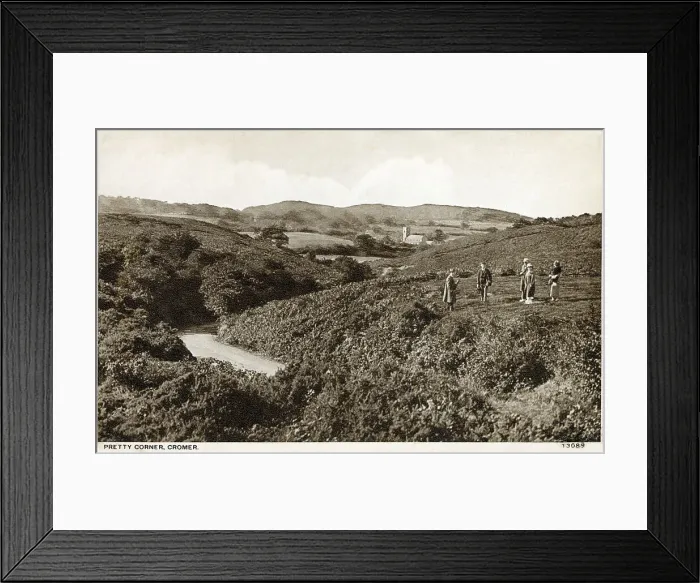 Framed Print : Pretty Corner, Sheringham, North Norfolk Framed Print : Pretty Corner, Sheringham, North Norfolk
