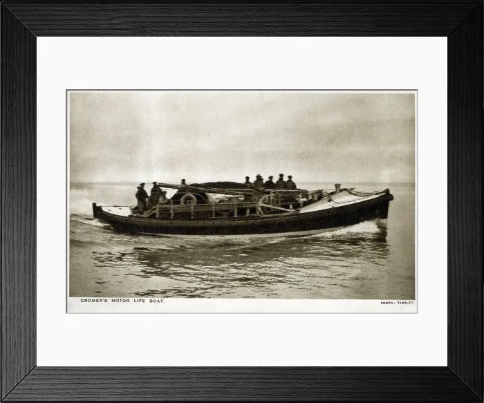 Framed Print : Cromer's Motor Lifeboat and Crew Framed Print : Cromer's Motor Lifeboat and Crew