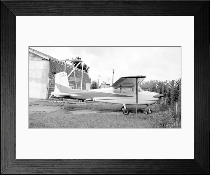 Framed Print : Cessna 172 ZK-BSU Framed Print : Cessna 172 ZK-BSU