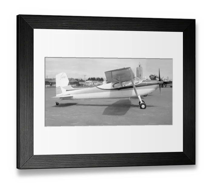 Framed Print : Cessna 180 ZK-BEZ