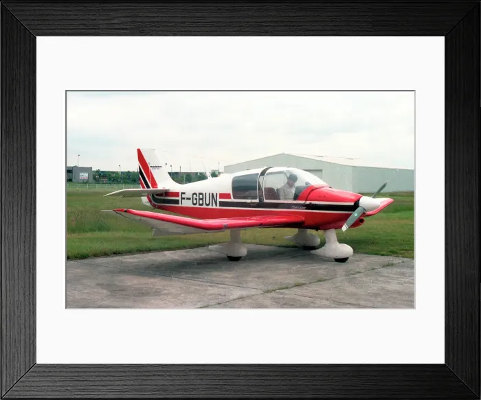 Framed Print : Robin DR. 400-160 F-GBUN Framed Print : Robin DR. 400-160 F-GBUN