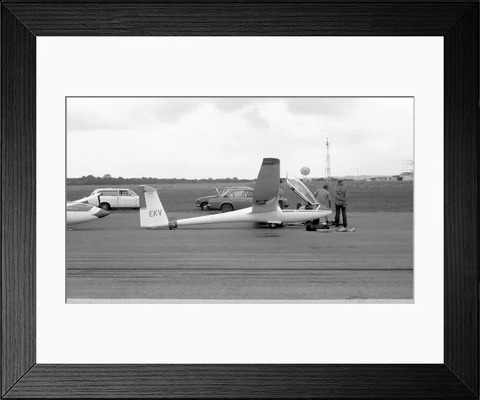 Framed Print : Rolladen-Schneider LS4 EKV Framed Print : Rolladen-Schneider LS4 EKV