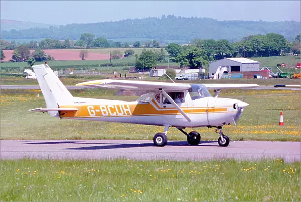 Reims-Cessna F152M G-BCUH
