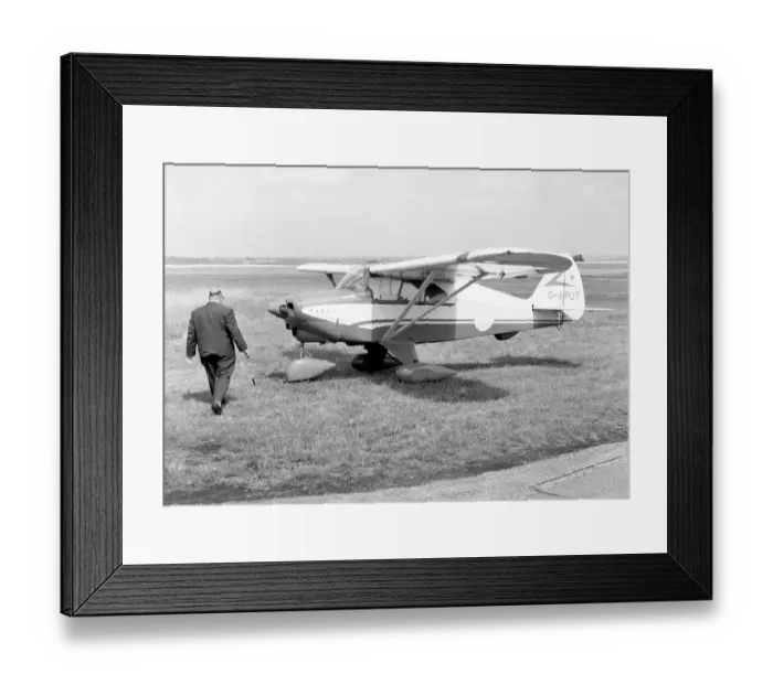 Framed Print : Piper PA-22 Tri-Pacer G-APUT Framed Print : Piper PA-22 Tri-Pacer G-APUT