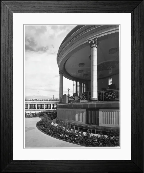 Framed Print : Eastbourne Bandstand Framed Print : Eastbourne Bandstand