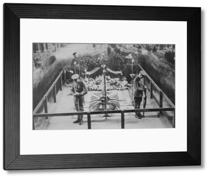 Framed Print : The Tomb of The Unknown Warrior Framed Print : The Tomb of The Unknown Warrior