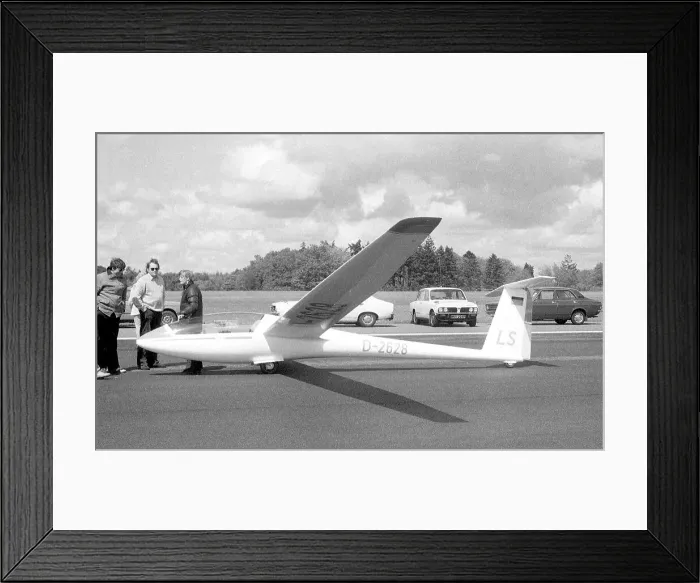 Framed Print : Rolladen-Schneider LS4 D-2628 Framed Print : Rolladen-Schneider LS4 D-2628