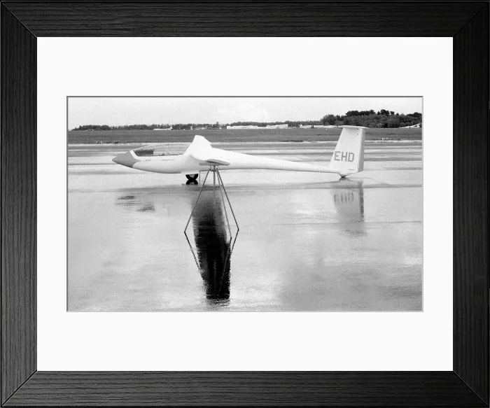 Framed Print : Schleicher ASW20L EHD Framed Print : Schleicher ASW20L EHD