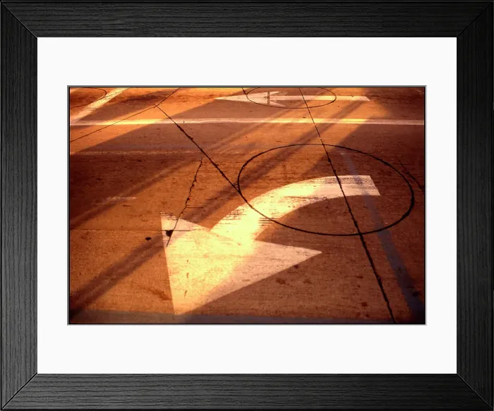 Framed Print : USA - Road markings with arrow US highway Framed Print : USA - Road markings with arrow US highway