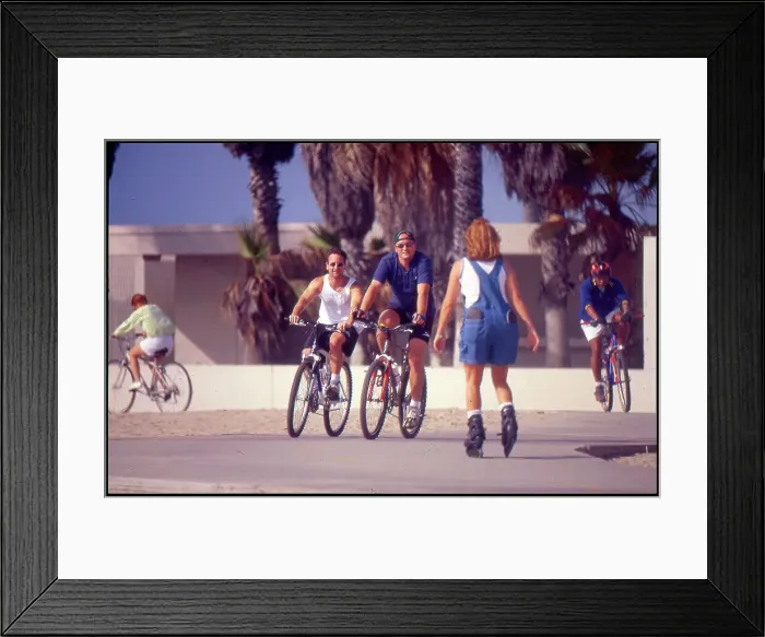 Framed Print : USA - Cyclists and skaters Venice Beach California Framed Print : USA - Cyclists and skaters Venice Beach California