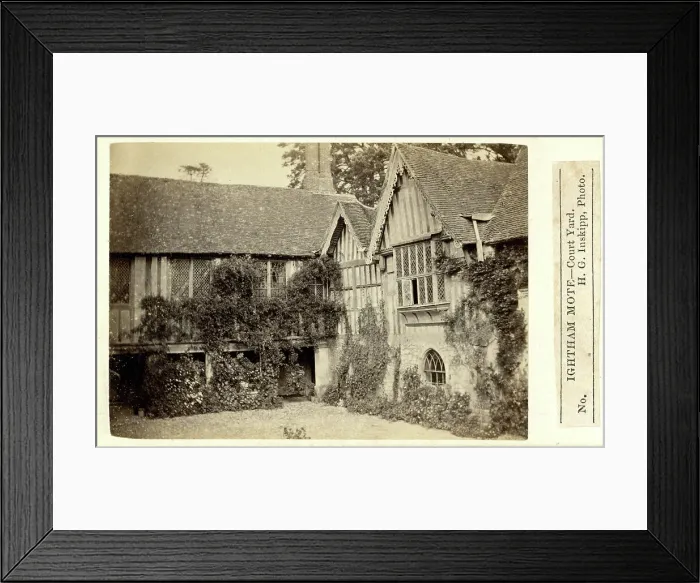 Framed Print : Ightham Mote Courtyard, Kent Framed Print : Ightham Mote Courtyard, Kent