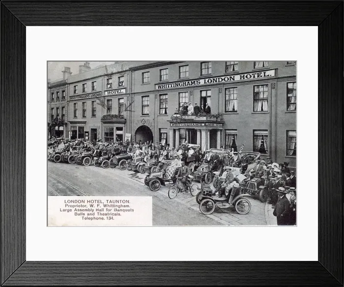 Framed Print : Whittingham's London Hotel, Taunton Framed Print : Whittingham's London Hotel, Taunton