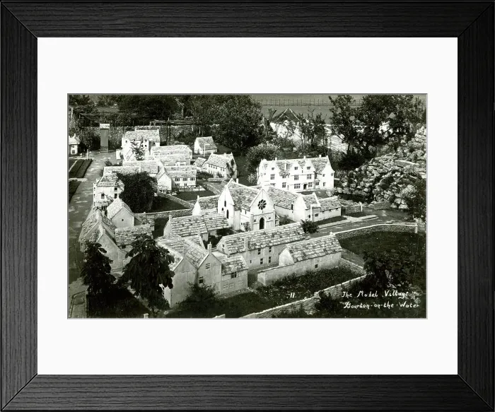 Framed Print : Model Village, Bourton-on-the-Water, Gloucestershire Framed Print : Model Village, Bourton-on-the-Water, Gloucestershire