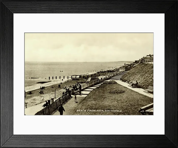 Framed Print : Southwold Beach, Suffolk, viewed from the pier Framed Print : Southwold Beach, Suffolk, viewed from the pier