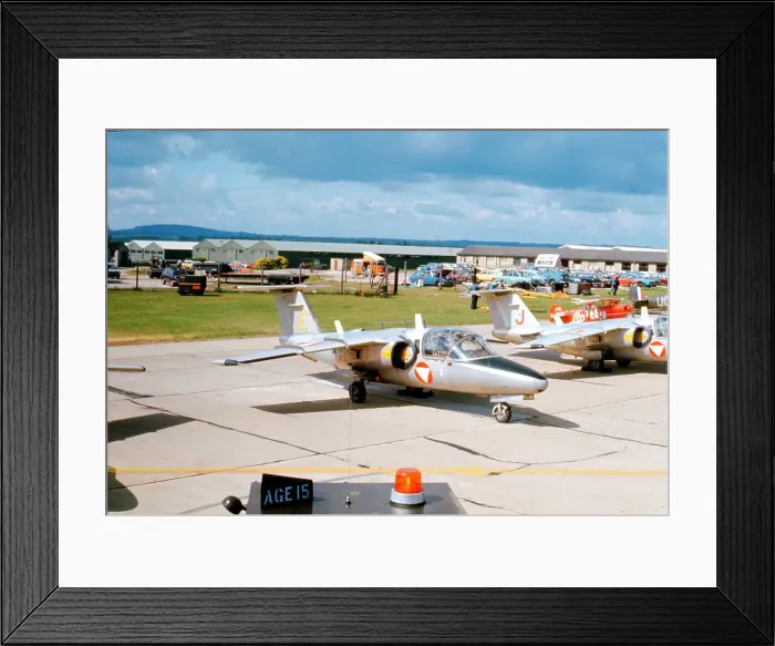Framed Print : SAAB 105OE E Yellow Framed Print : SAAB 105OE E Yellow