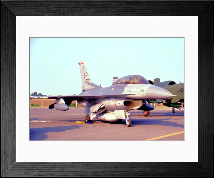 Framed Print : General Dynamics F-16D Fighting Falcon 85-1572 Framed Print : General Dynamics F-16D Fighting Falcon 85-1572